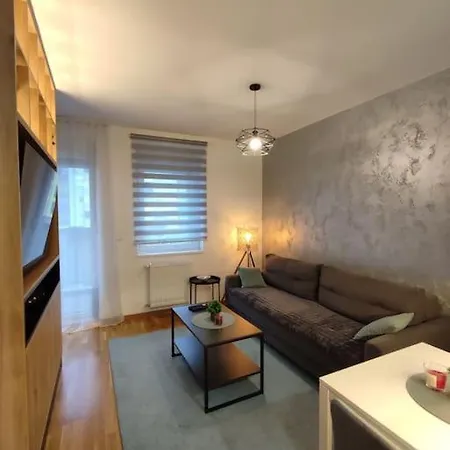 Moonze Apartman, Free Parking ベオグラード